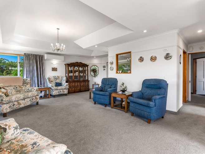 102 Church Street, Mosgiel