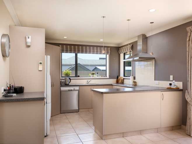 5A Robalan Place, Redwoodtown