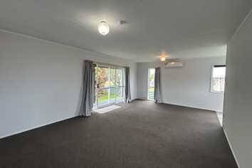 1  Charles Major Place, Hawera