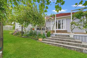 156 Petley Road, Paparoa