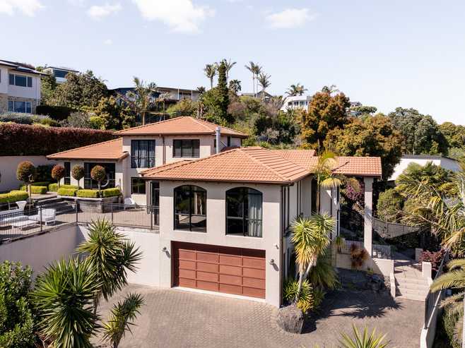 66 Little John Drive, Bellevue