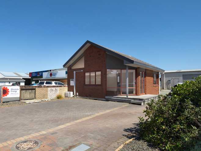 Pascoe Street Office with On-Site Parking