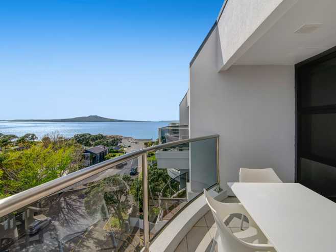 5B/175 Hurstmere Road, Takapuna