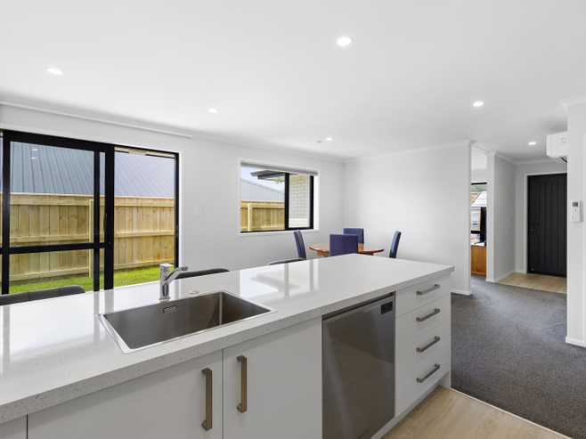 7 Matata Road, Porirua