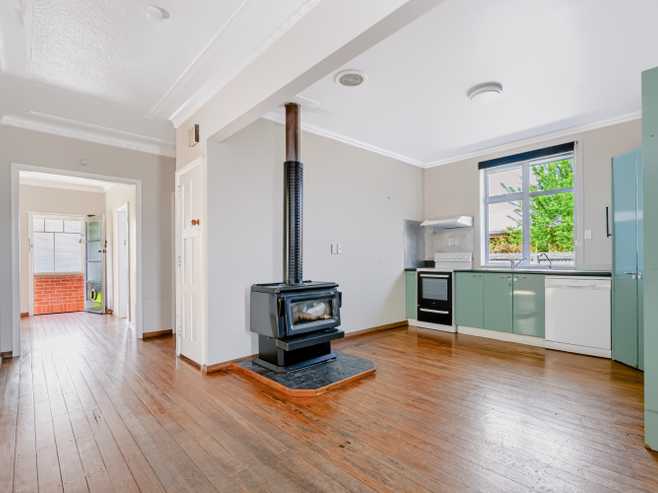 56 Centennial Avenue, Milton