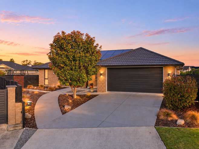 27 Roy Hilton Drive, Flagstaff