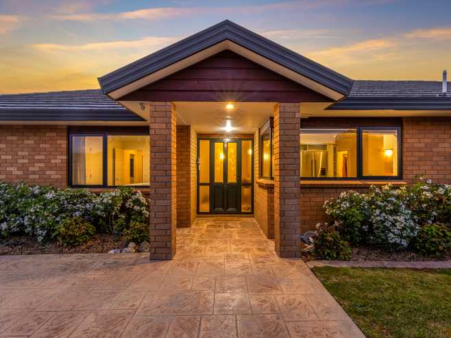70 Guildford Drive, Paraparaumu