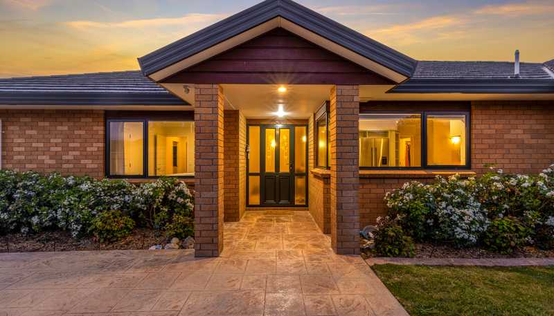 70 Guildford Drive, Paraparaumu