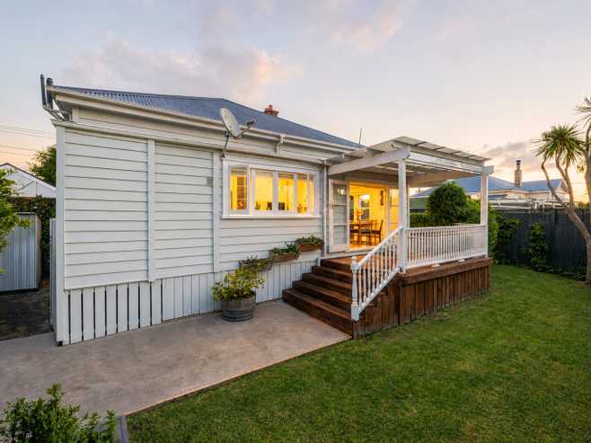 6 Methuen Road, Avondale