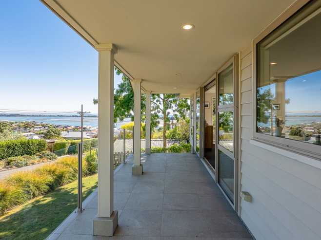 22 Cave Terrace, Redcliffs