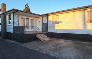 6 Daphne Street, Kelston