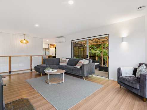 10B Barker Rise, Northcross