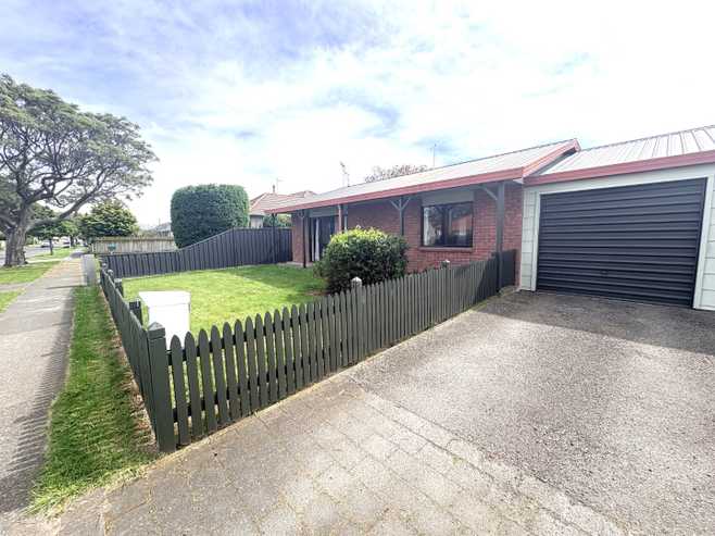 1/90 Nuffield Avenue, Marewa