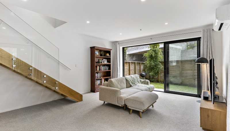 6B Ferry Road, Days Bay