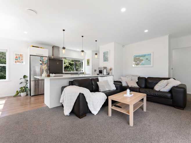 11 Merchant Avenue, Te Atatu South