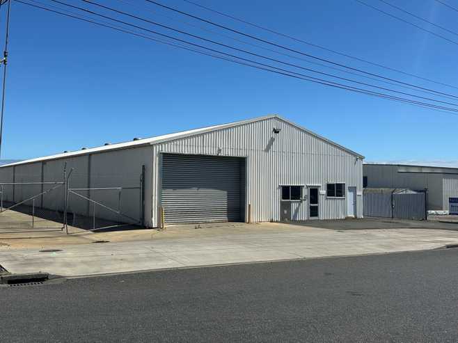 Affordable standalone industrial workshop