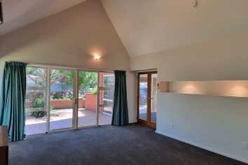 48 South Belt, Lincoln