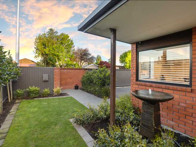 9 Clyde Road, Riccarton