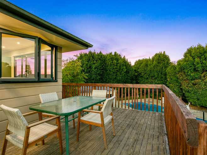 6 May Avenue, Te Atatu South