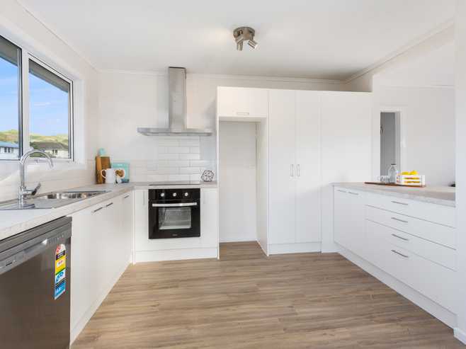 18 Kokiri Crescent, Waitangirua