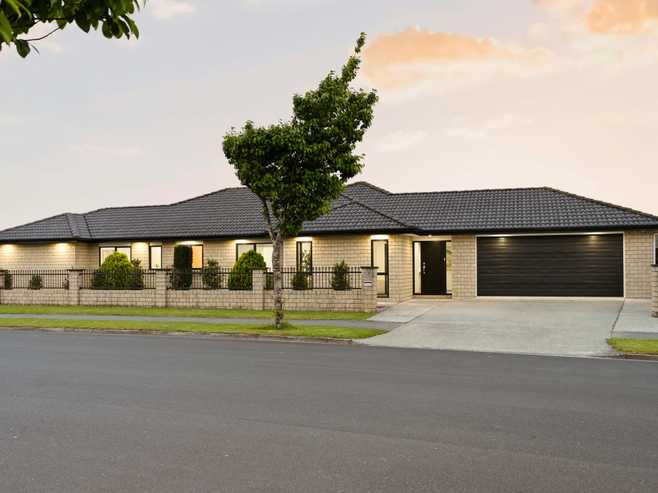 2 Allgood Place, Rototuna North