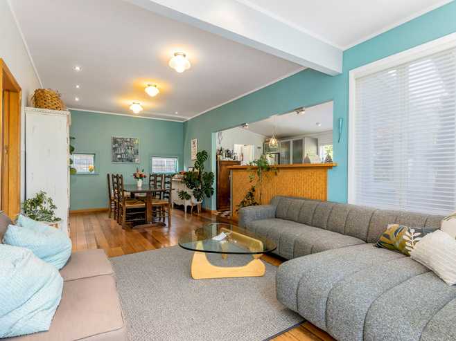 15 Miro Street, Eastbourne