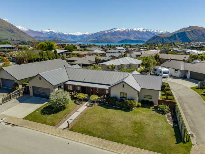 15 Farrant Drive, Wanaka