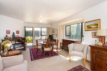 2/503 Grays Road, Saint Leonards