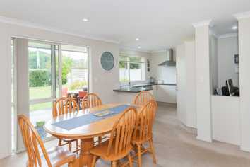 2 Sterling Park, Lytton West