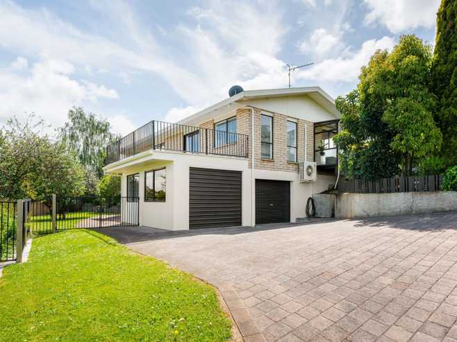 11 Mountbatten Place, Dinsdale