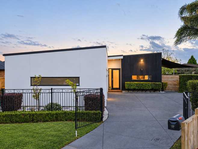 17 Cole Thomas Place, Huntington