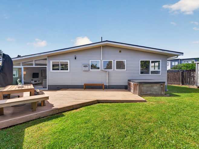 77 Vodanovich Road, Te Atatu South