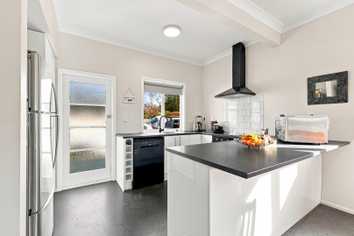 43 Field Street, Aramoho