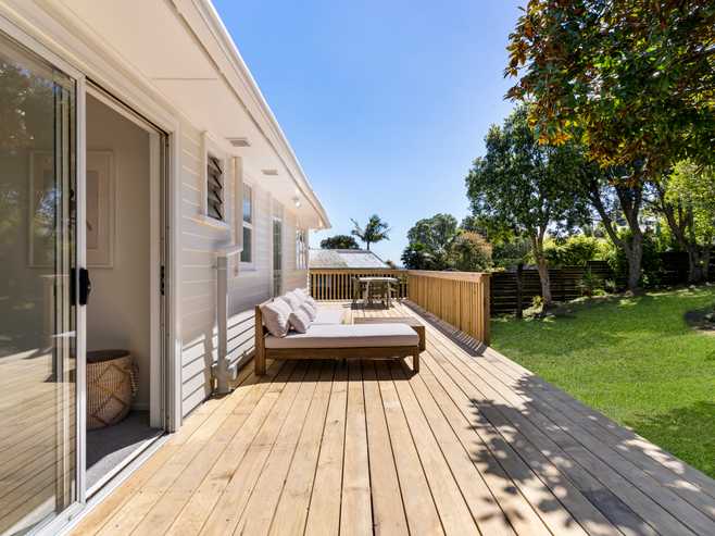 15 Rosecamp Road, Beach Haven