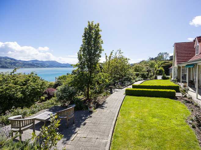 6 St Ronans Road, Macandrew Bay