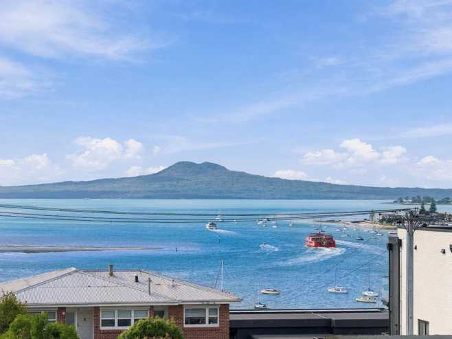 42B Takutai Avenue, Half Moon Bay
