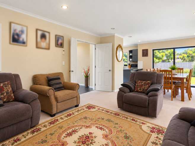 62 Crossandra Drive, Mangere