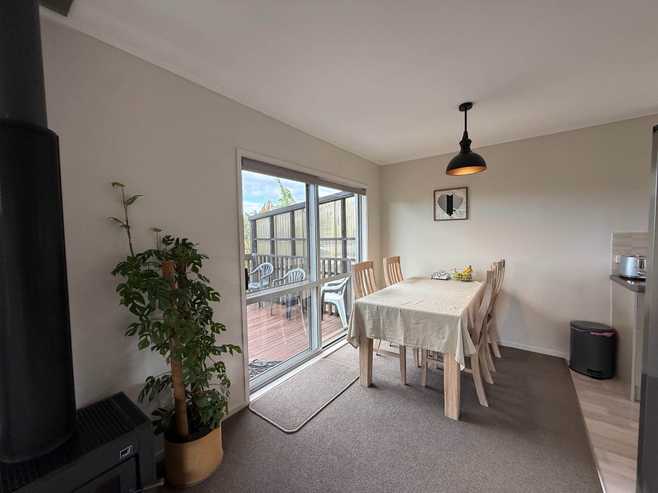 14 Russell Place, Brookfield