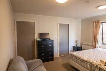 Room 5/1036A George Street, North Dunedin