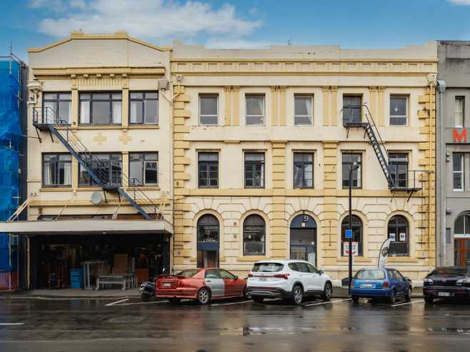 Six loft apartments with commercial upside