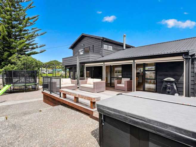 4 Centreway Road, Orewa