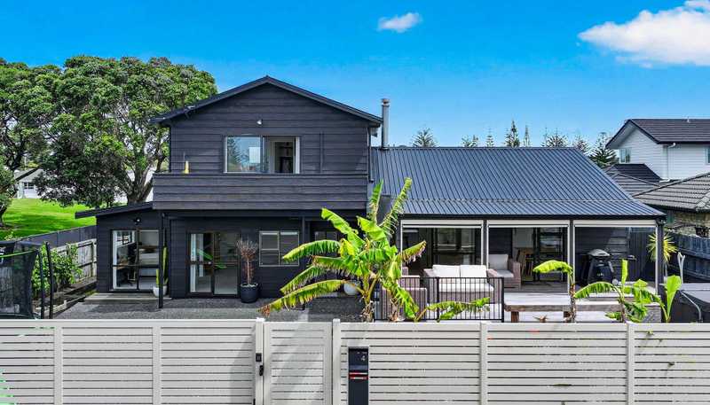 4 Centreway Road, Orewa
