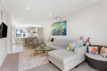 16 Tia Road, Flat Bush