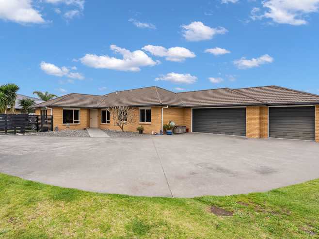 16 O'Farrell Drive, One Tree Point