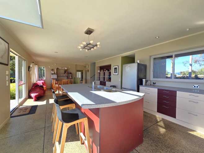 165 Kowhai Avenue, Matarangi