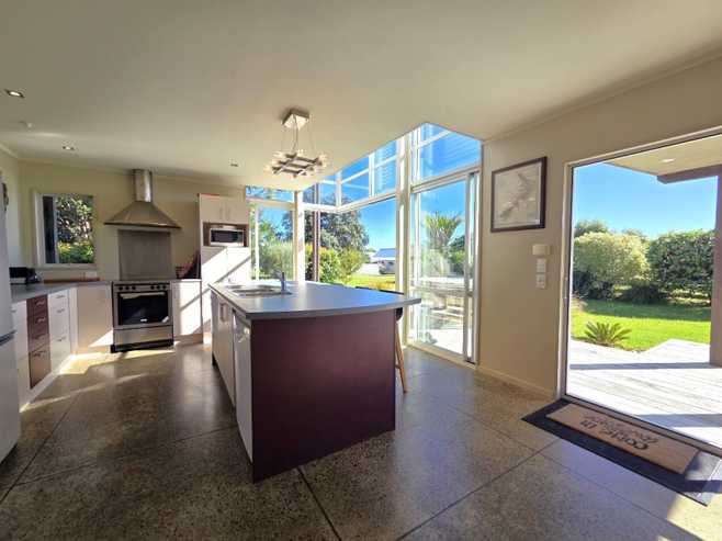 165 Kowhai Avenue, Matarangi
