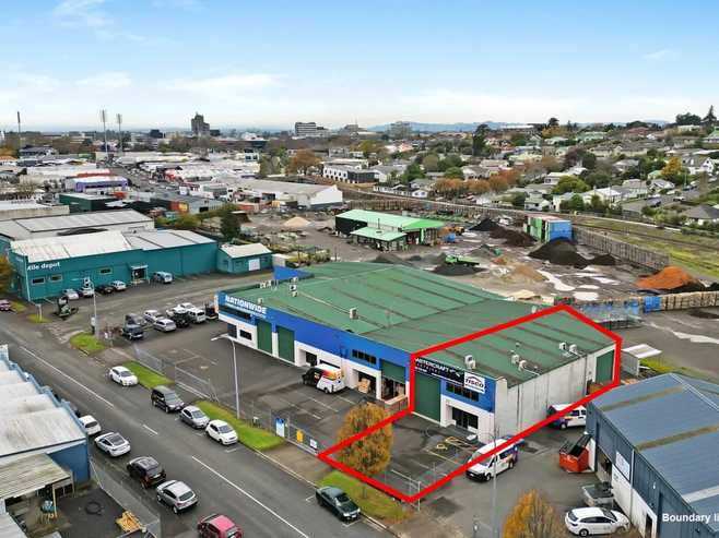 Flexible warehouse and yard