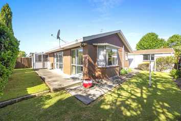2/53 Ambleside Drive, Burnside