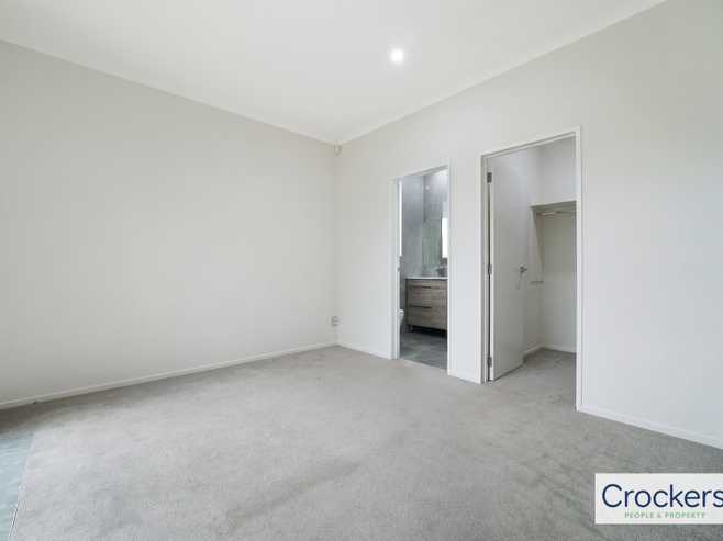 9D Henwood Road, Mangere