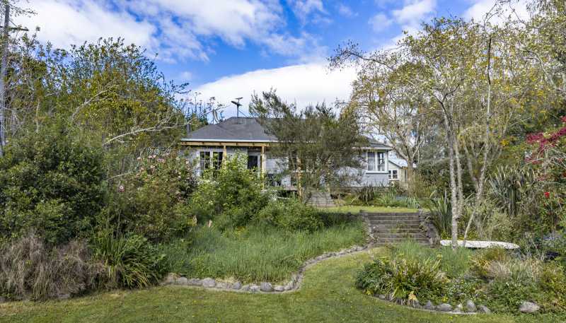 2096 Masterton Stronvar Road, Stronvar